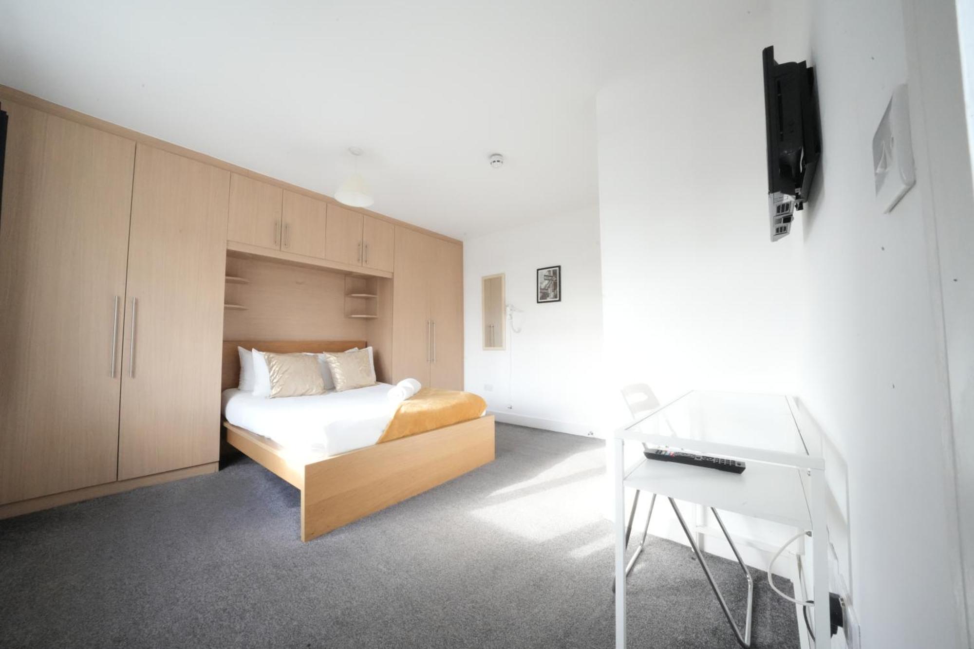 The Great Airport Place: Heathrow-Convenient Private Rooms Harmondsworth Exterior photo