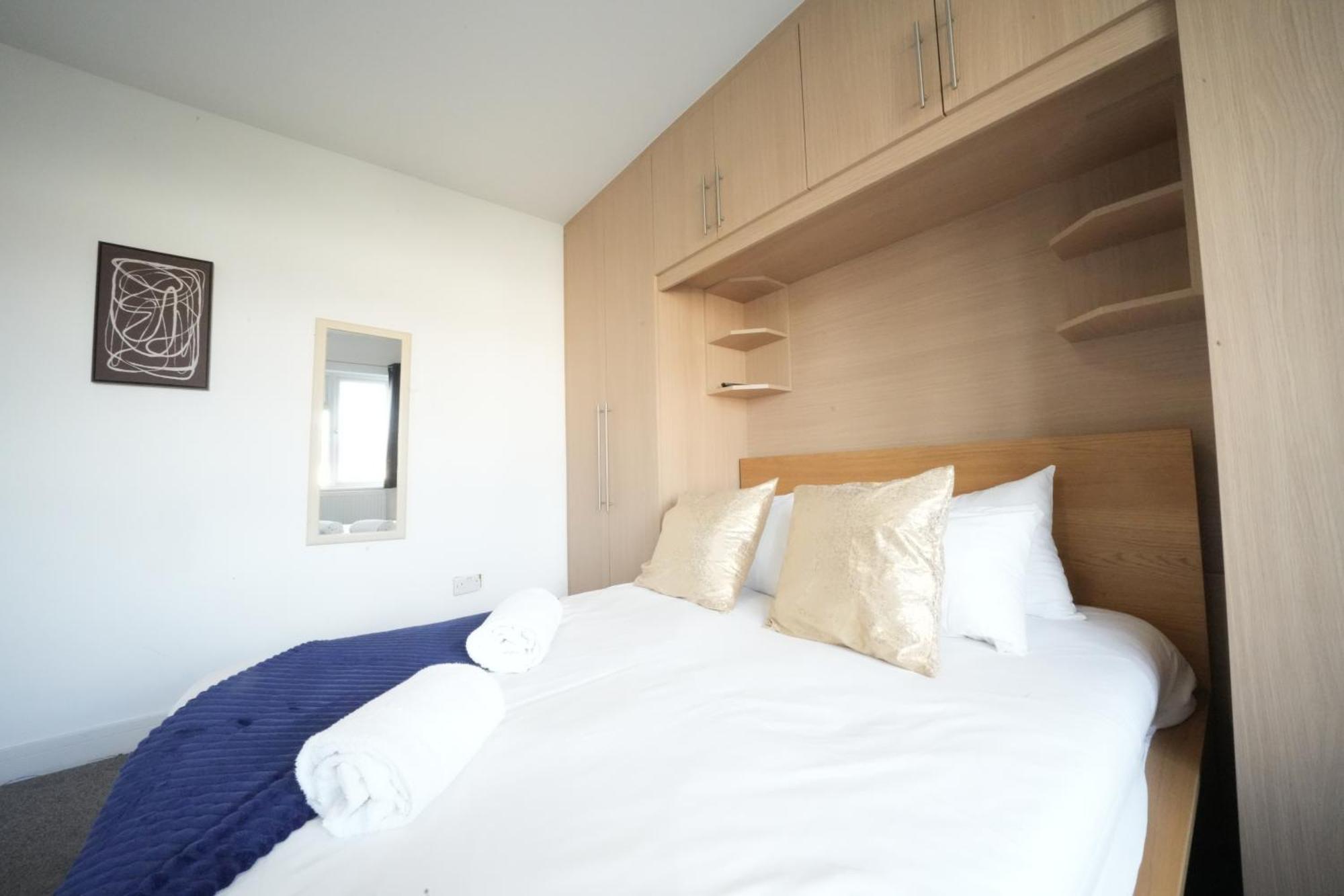 The Great Airport Place: Heathrow-Convenient Private Rooms Harmondsworth Exterior photo