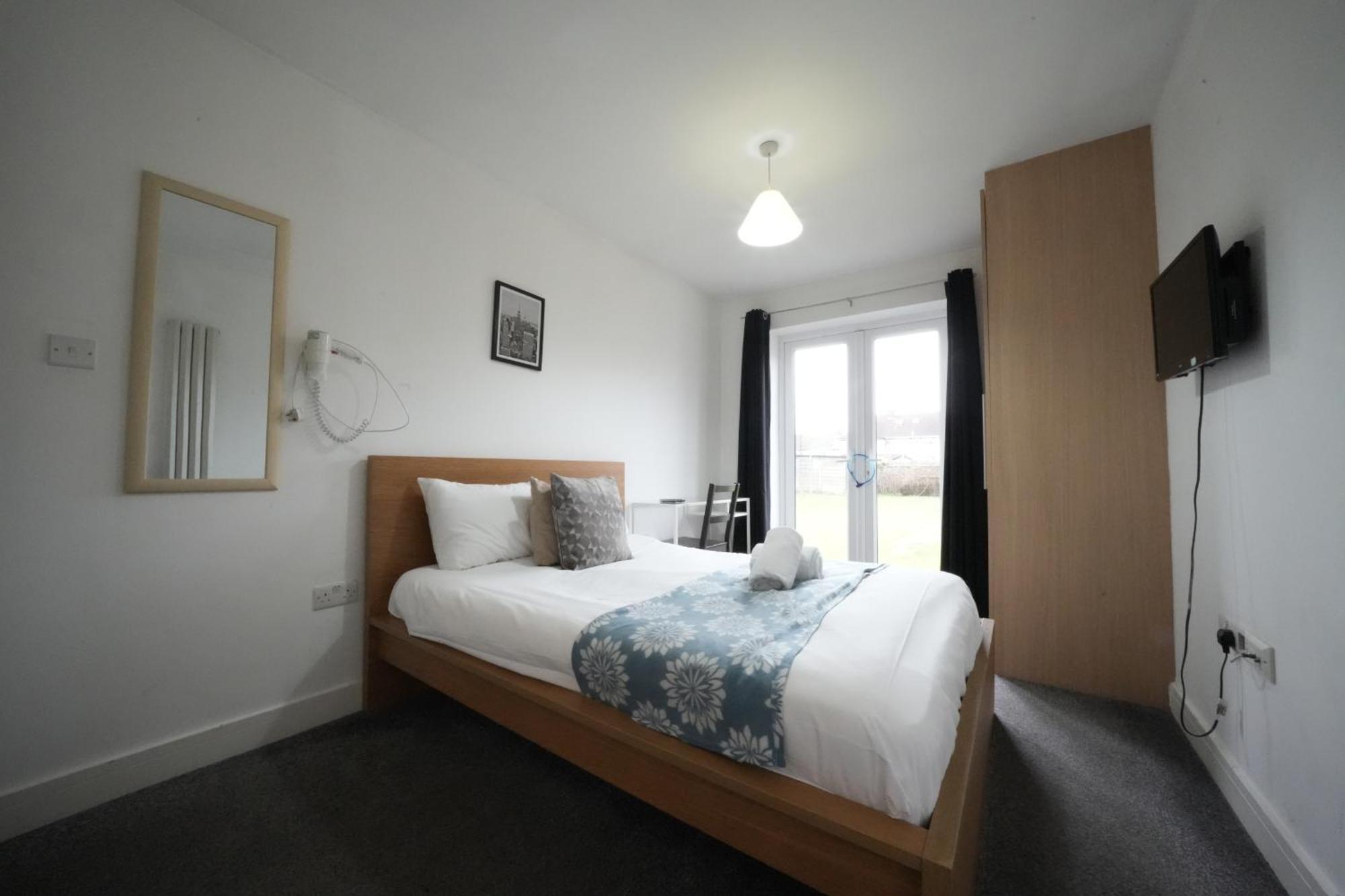 The Great Airport Place: Heathrow-Convenient Private Rooms Harmondsworth Exterior photo