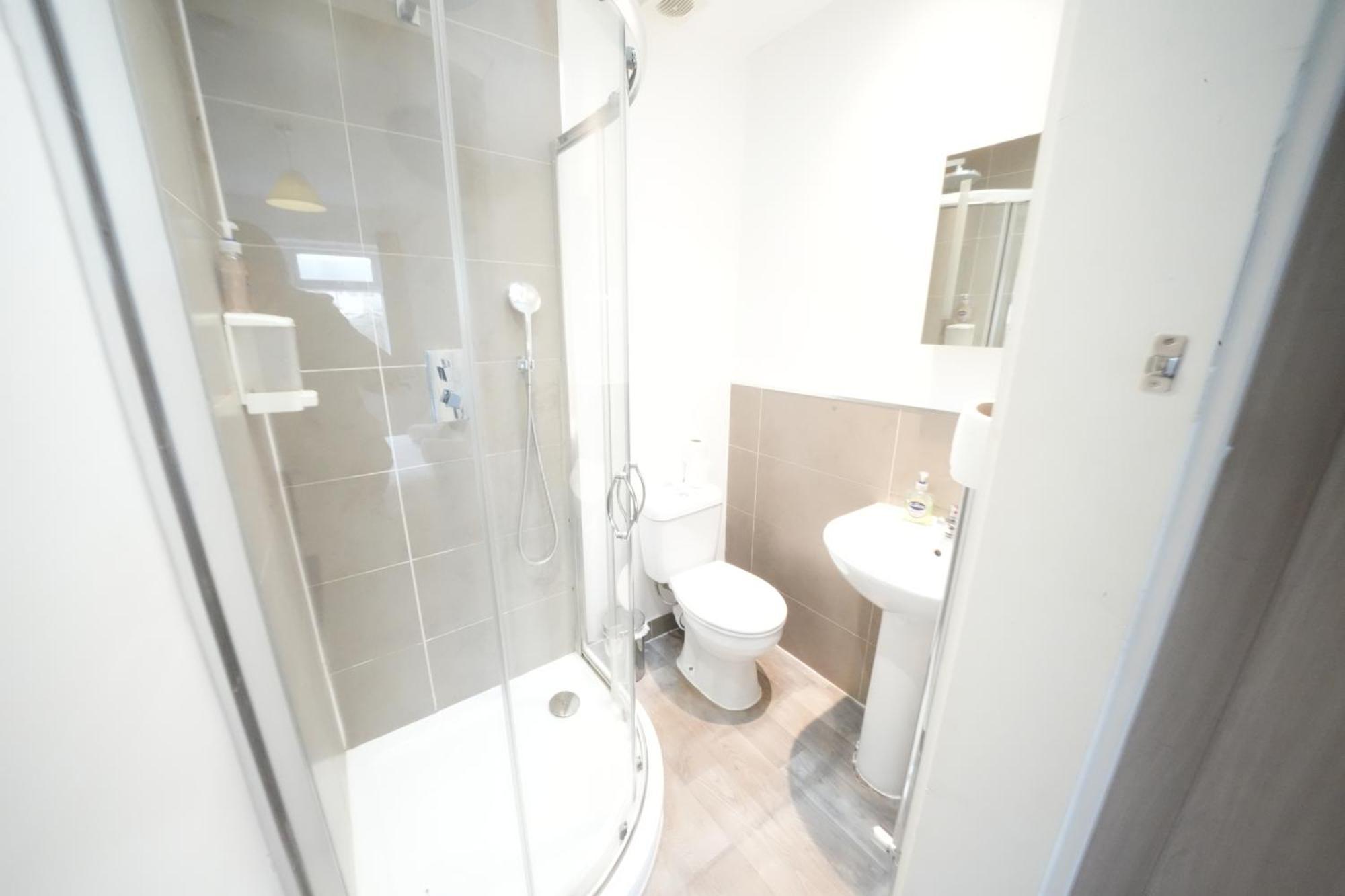 The Great Airport Place: Heathrow-Convenient Private Rooms Harmondsworth Exterior photo