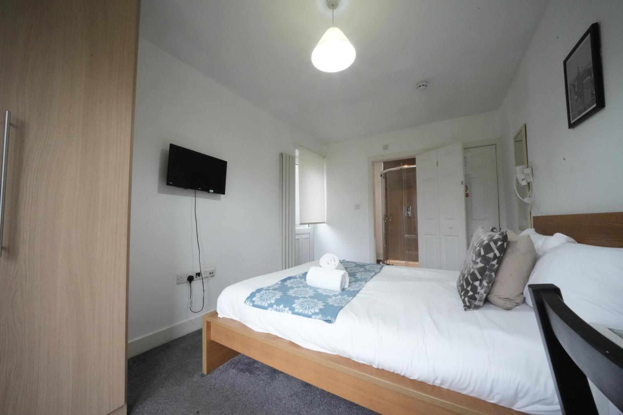 The Great Airport Place: Heathrow-Convenient Private Rooms Harmondsworth Exterior photo