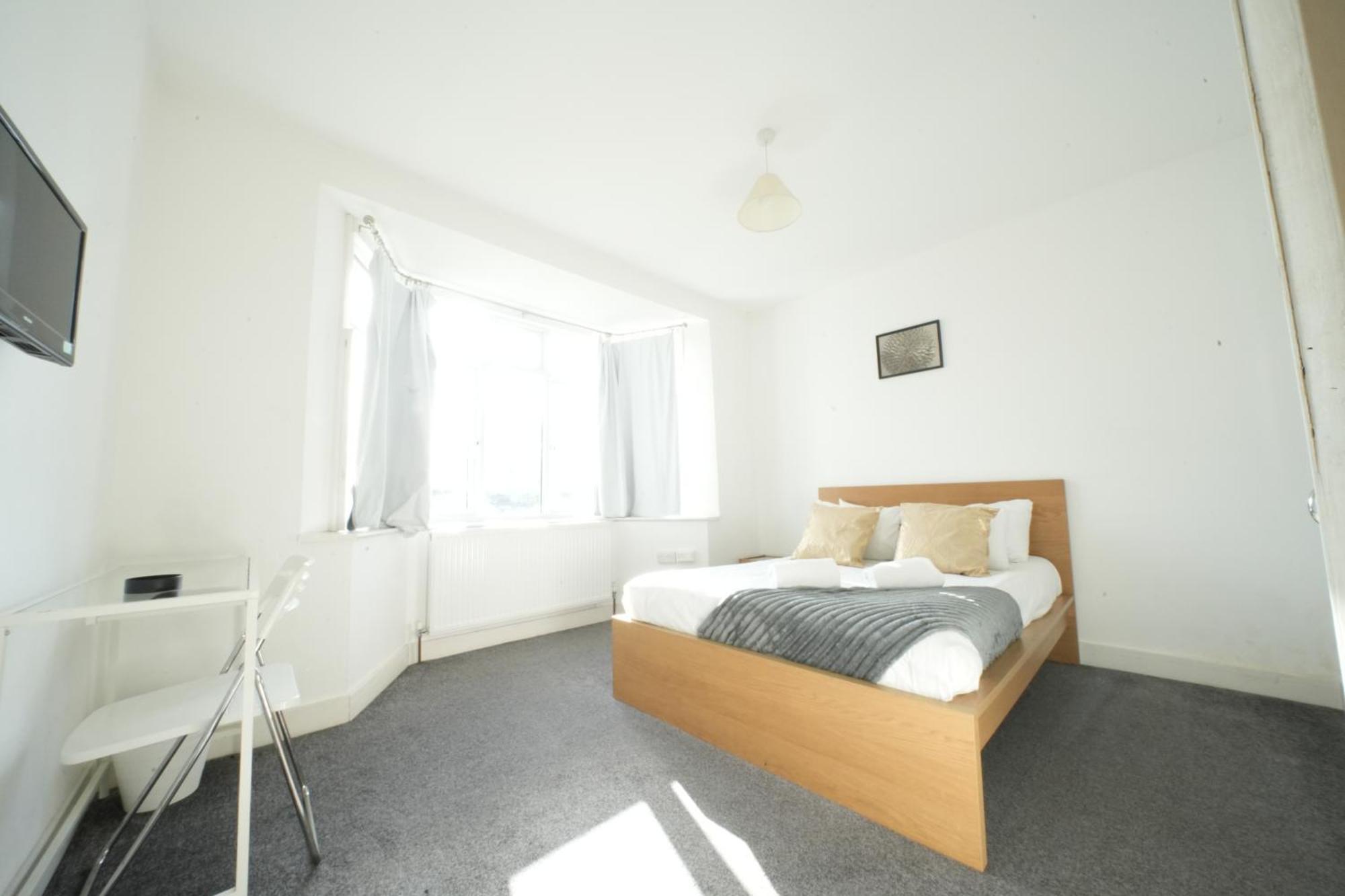 The Great Airport Place: Heathrow-Convenient Private Rooms Harmondsworth Exterior photo