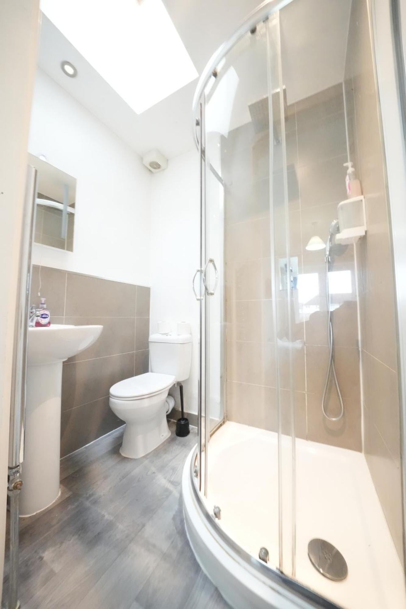 The Great Airport Place: Heathrow-Convenient Private Rooms Harmondsworth Exterior photo