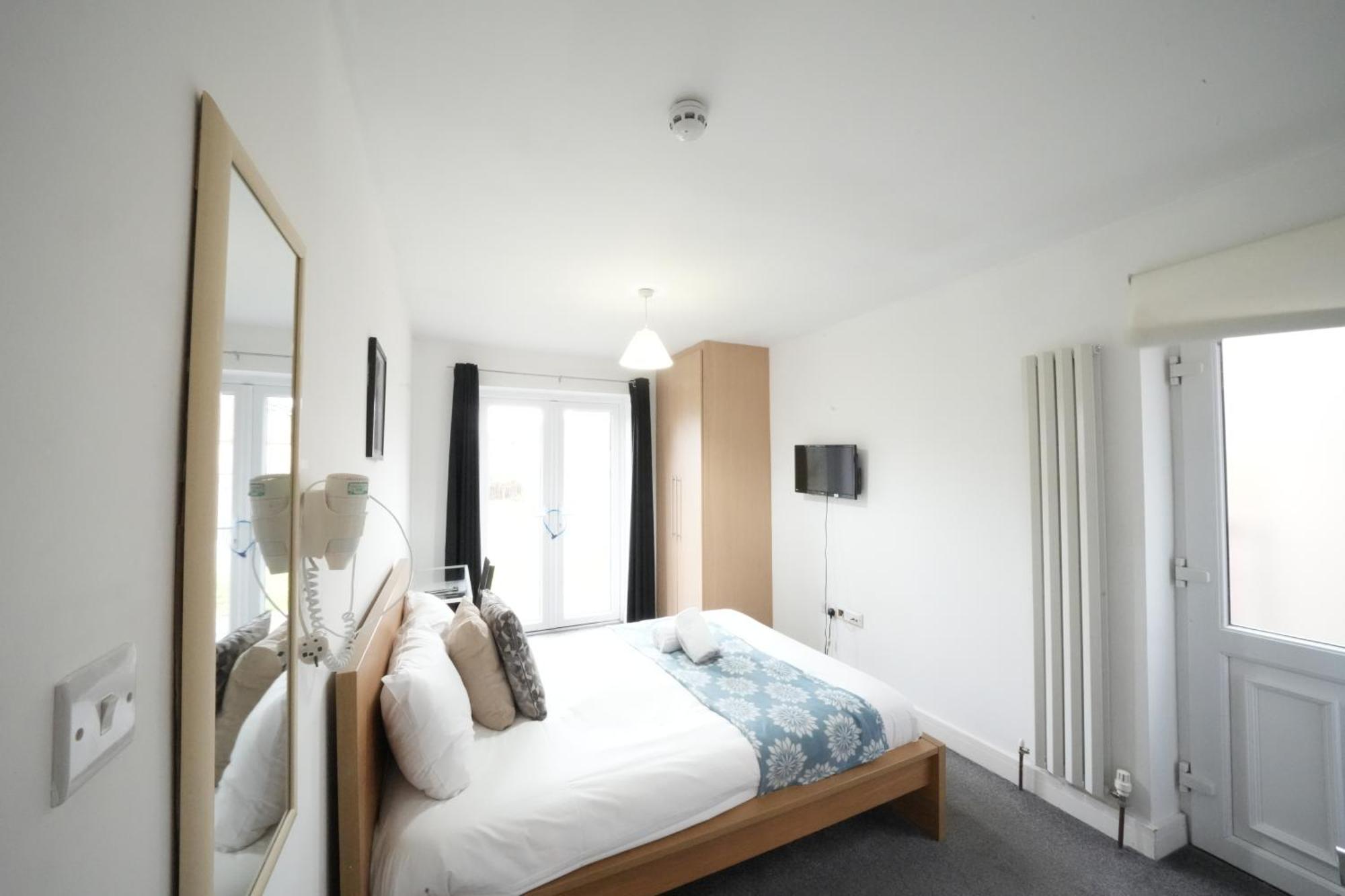 The Great Airport Place: Heathrow-Convenient Private Rooms Harmondsworth Exterior photo