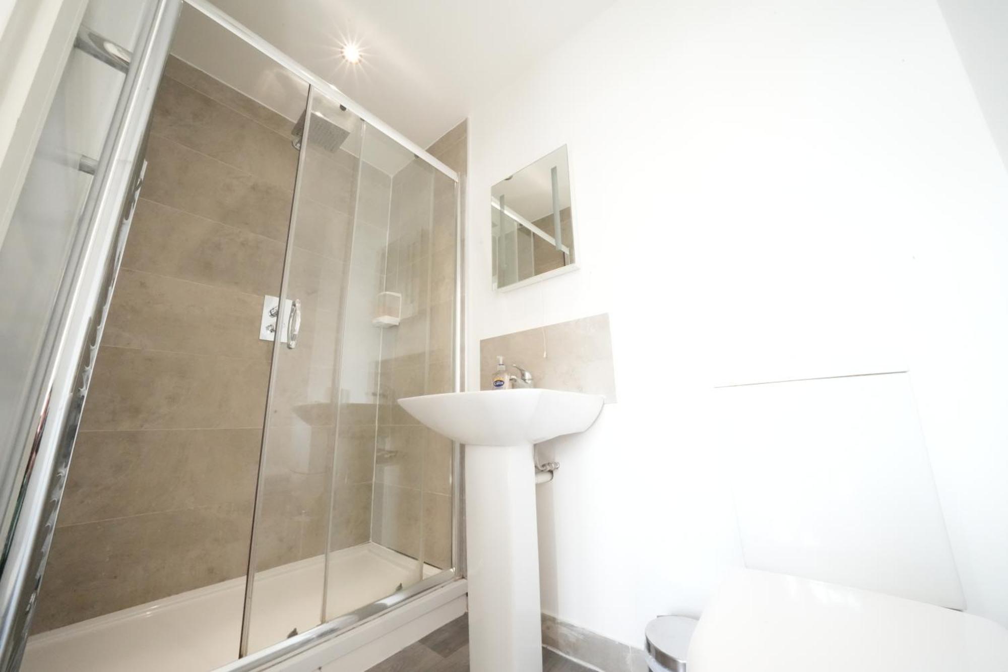 The Great Airport Place: Heathrow-Convenient Private Rooms Harmondsworth Exterior photo